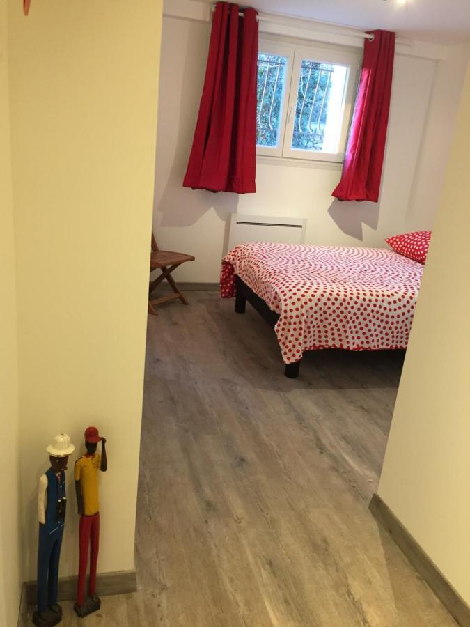 Bed and Breakfast Le Petit Jeu Grignan Exterior foto
